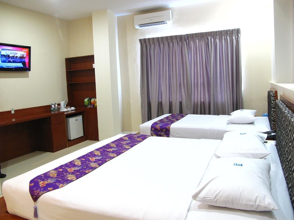 Gaja Hotel Pekanbaru Exterior foto