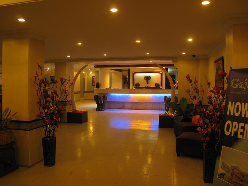 Gaja Hotel Pekanbaru Exterior foto